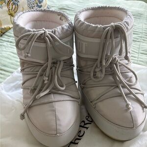 Moon Boot Women's Silver/Gray Winter Boots GUC